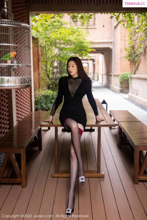 Coral 顾乔楠 [XiuRen]高清写真图 2022.12.30 No.6069 顾乔楠Cora 黑丝美臀第7张图片